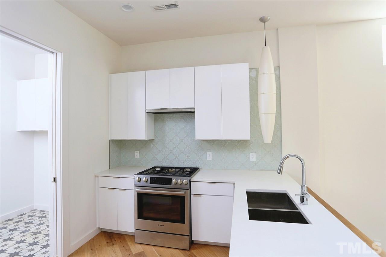 105 W Poplar Avenue, Carrboro, NC 27510