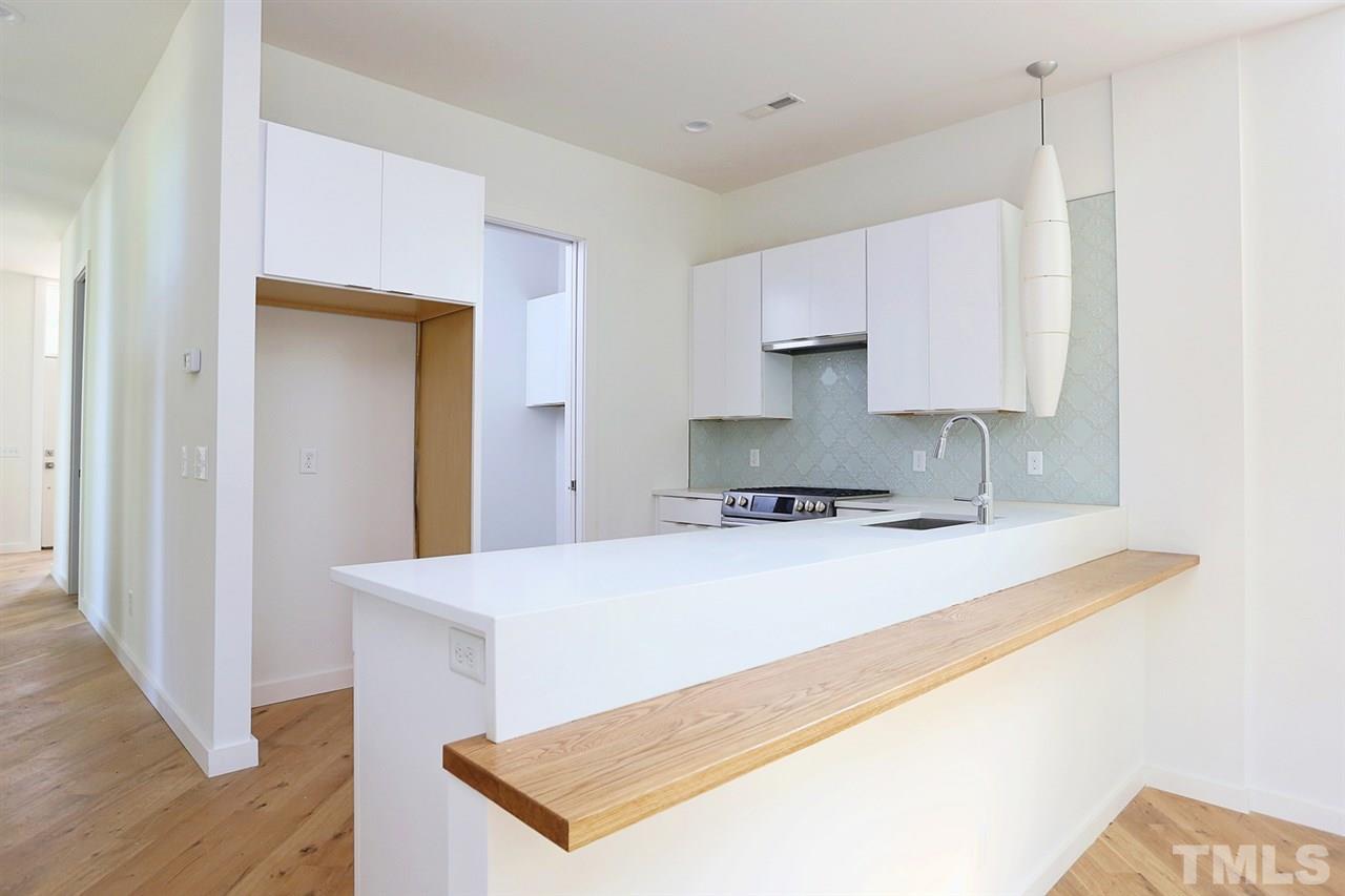 105 W Poplar Avenue, Carrboro, NC 27510