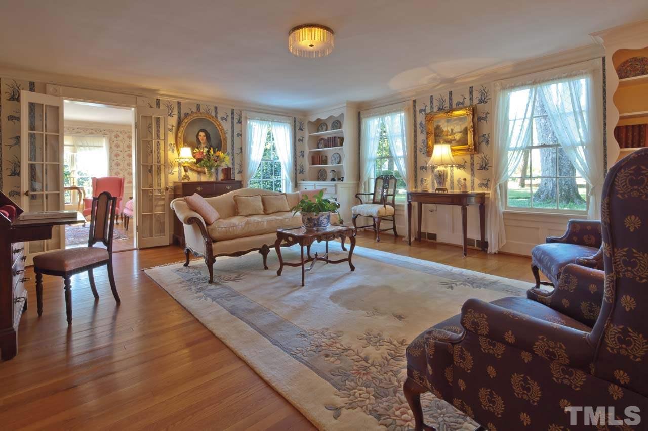 707 Gimghoul Road, Chapel Hill, NC 27514