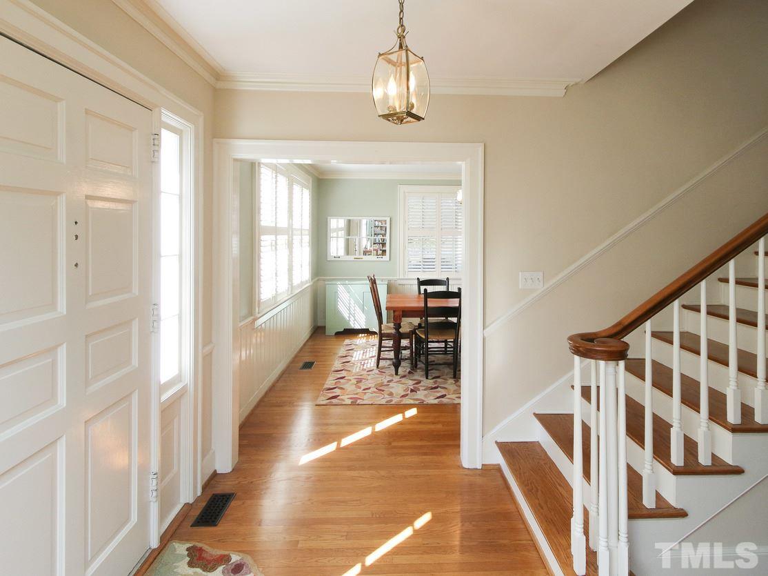 527 Dogwood Drive, Chapel Hill, NC 27516