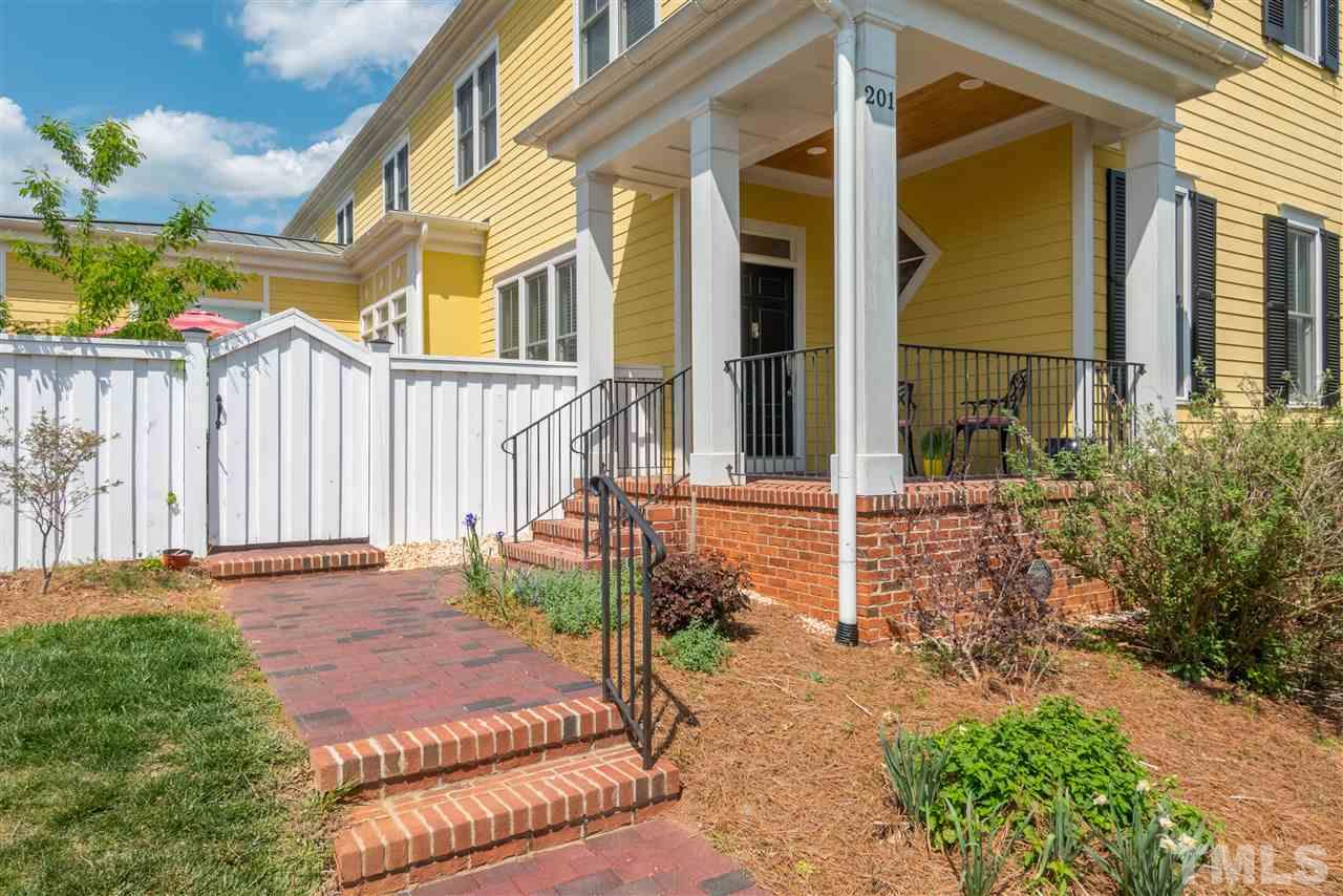 201 Della Street, Chapel Hill, NC 27516