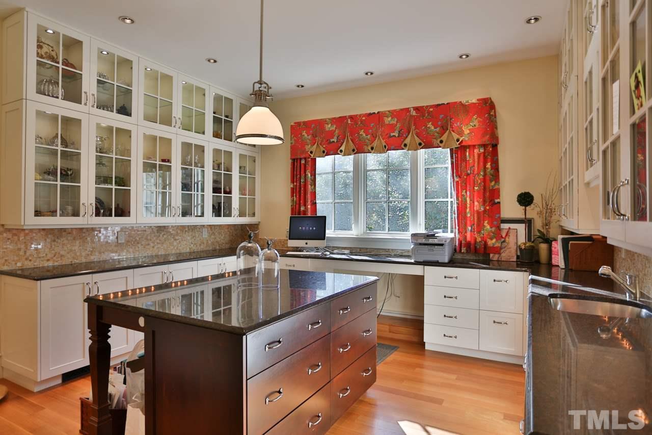 10710 Governors Drive, Chapel Hill, NC 27517