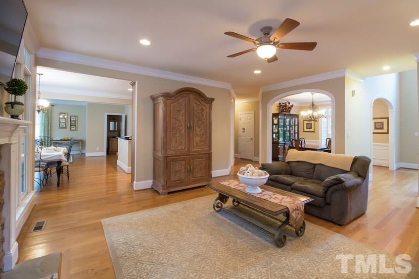 924 Thompson Glenn Place, Wake Forest, NC 27587