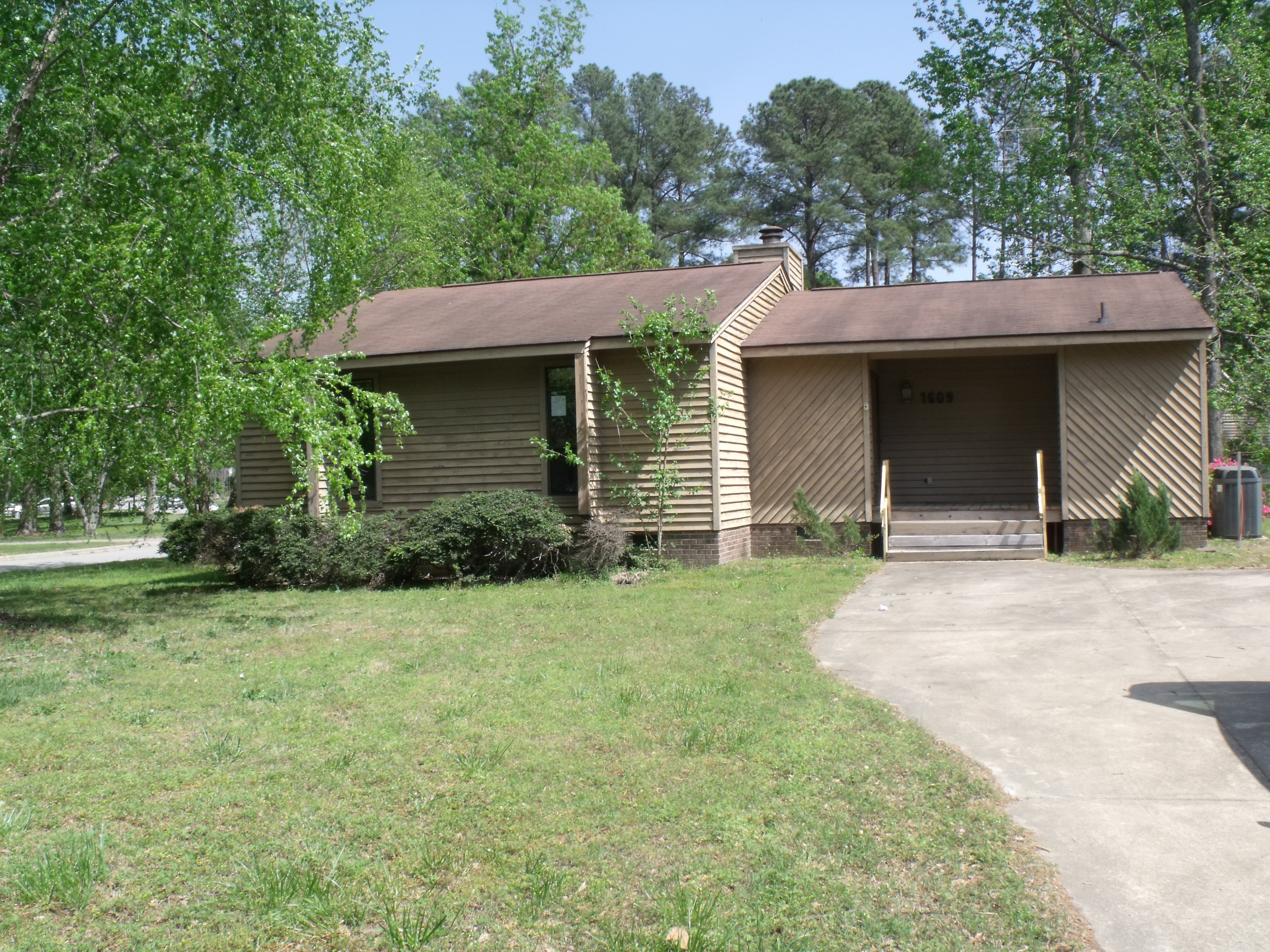 1609 Old Barn RdRocky Mount, NC, 27804Nash County
