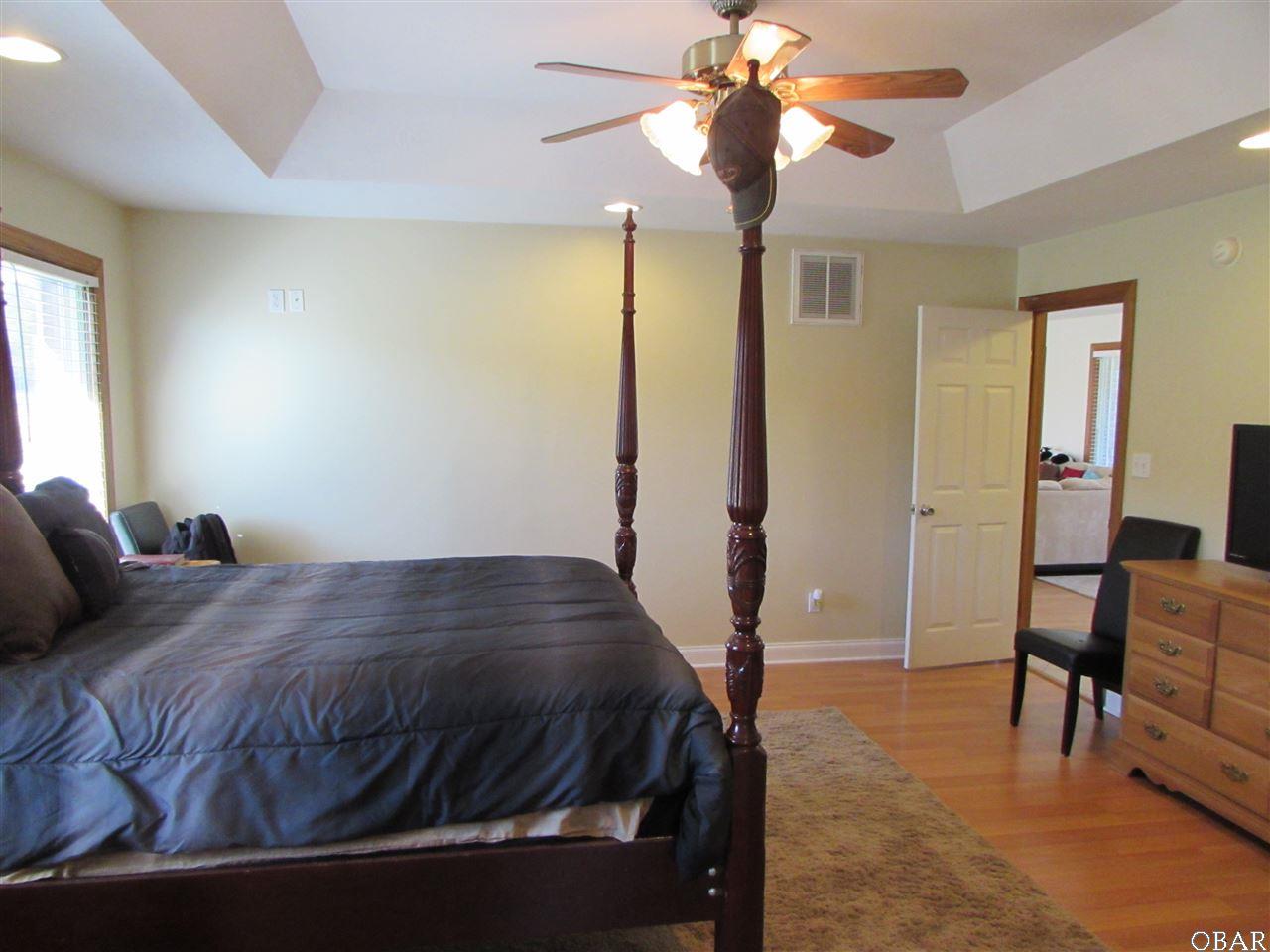 102 Bay View Drive, Aydlett, NC 27916