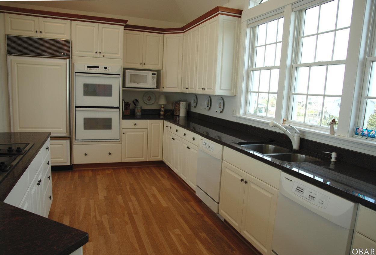 1029 Lighthouse Dr, Corolla, NC 27927