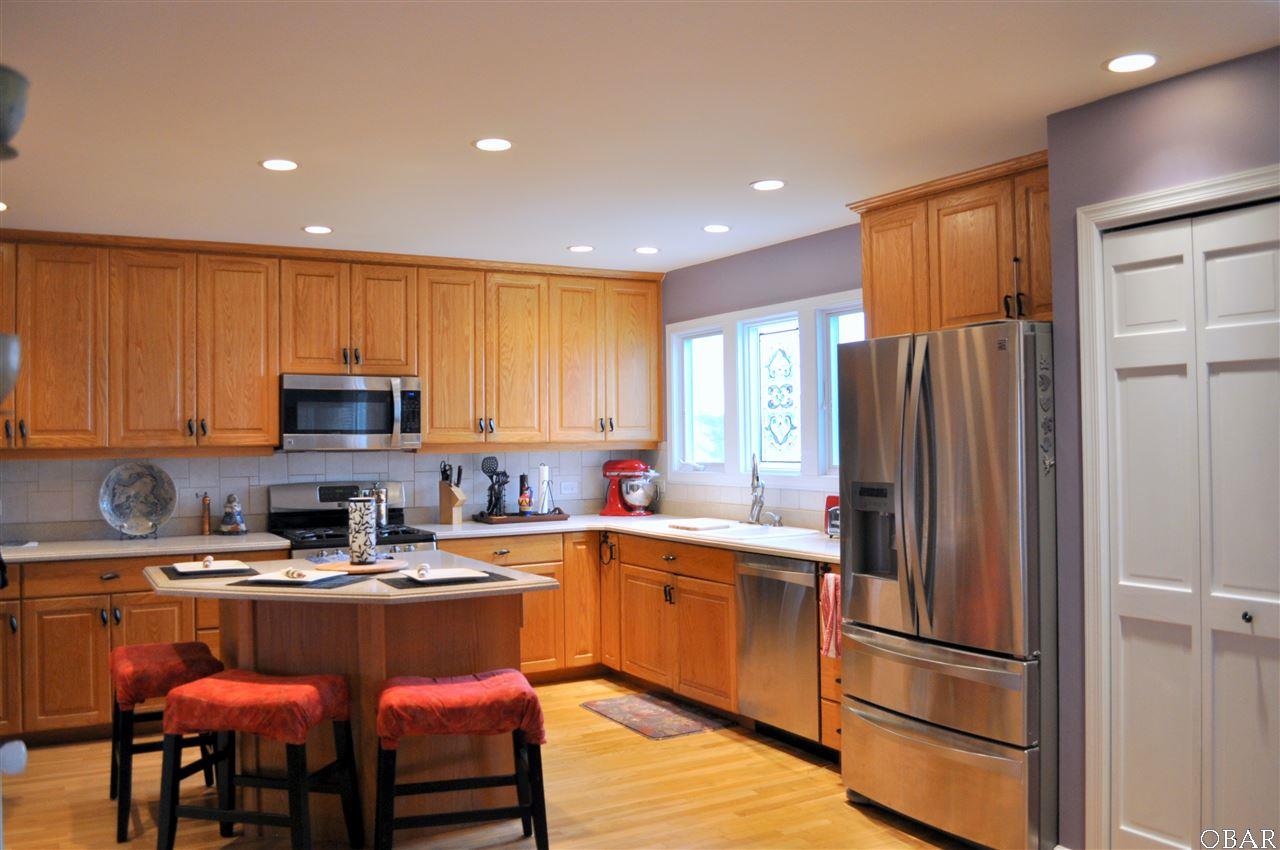 131 Lee Ct, Kill Devil Hills, NC 27948