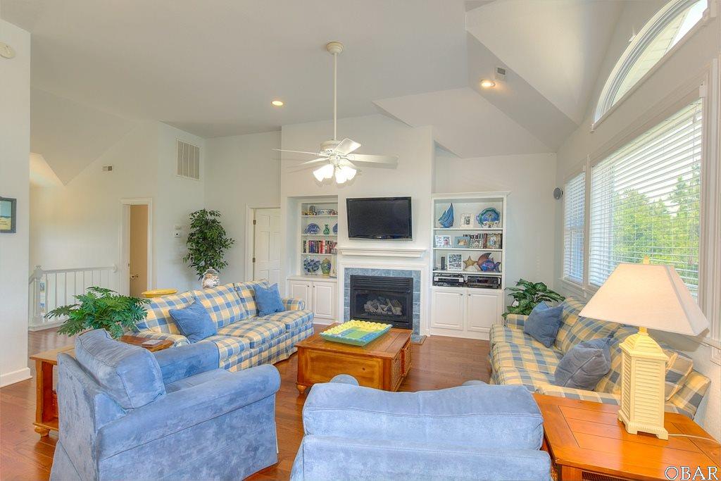 283 Hillcrest Dr, Southern Shores, NC 27949