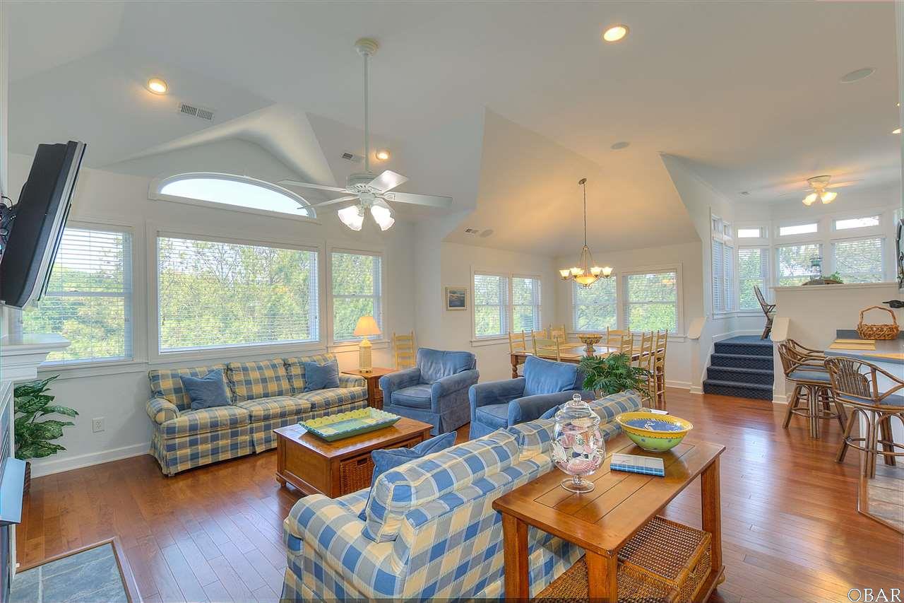 283 Hillcrest Dr, Southern Shores, NC 27949