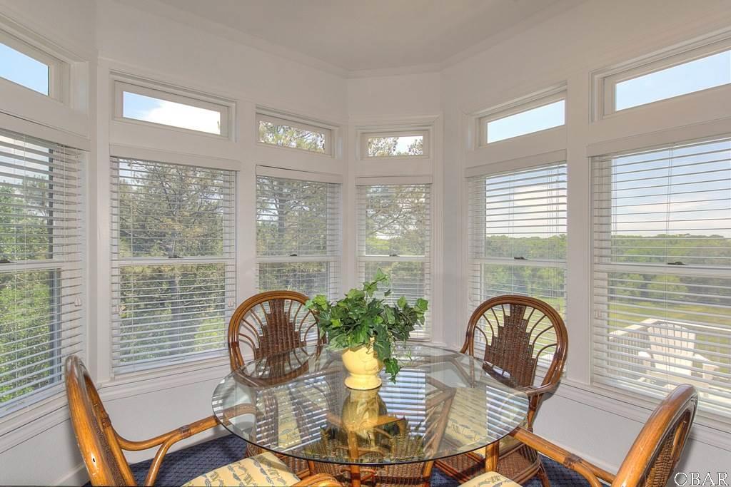 283 Hillcrest Dr, Southern Shores, NC 27949