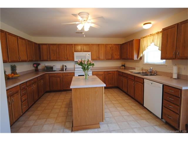 3011 Deep Cove Drive NW, Concord, NC 28027