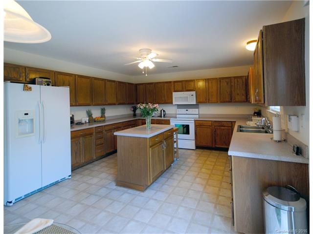 3011 Deep Cove Drive NW, Concord, NC 28027