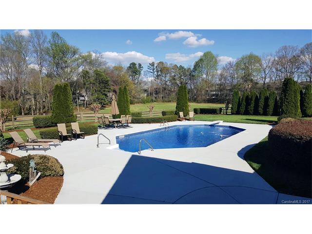 7541 Norman Island Drive, Cornelius, NC 28031