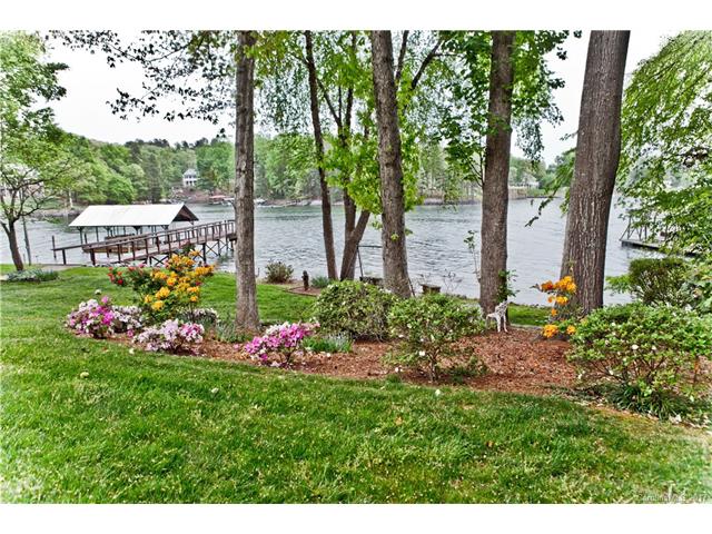225 Paradise Peninsula Road, Mooresville, NC 28117