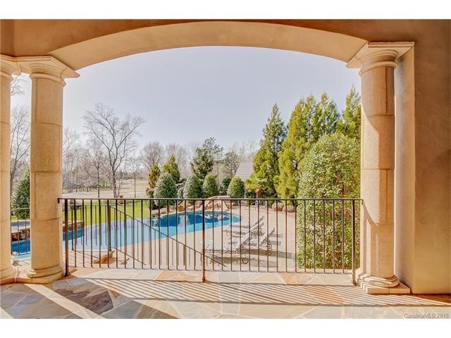 304 Oakmont Lane, Charlotte, NC 28173