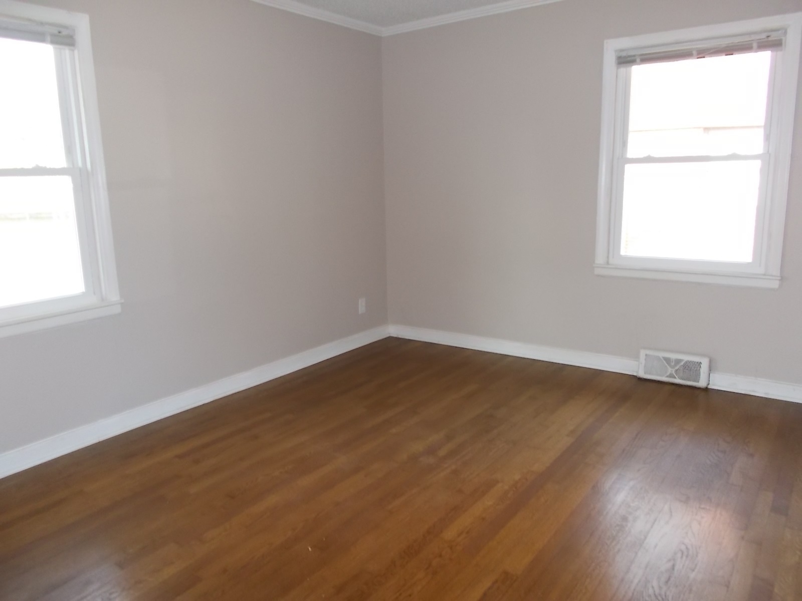 2427 Elkwood CircleCharlotte, NC, 28205Mecklenburg County