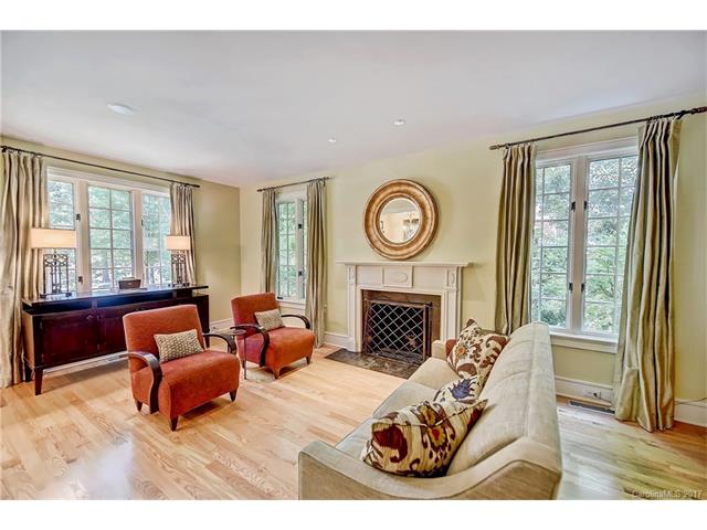 2115 Pinewood Circle, Charlotte, NC 28211