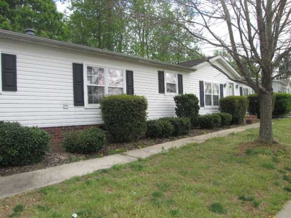 Meadowbrook 6906 Grandview Ridge DriveCharlotte, NC 28215