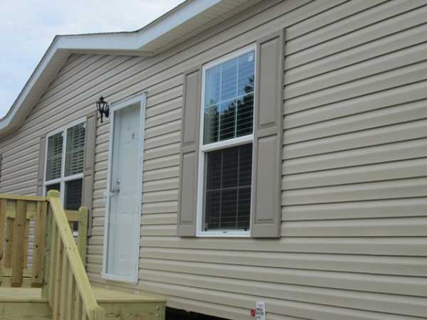 Meadowbrook 11825 Spring Laurel DriveCharlotte, NC 28215