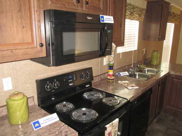 Meadowbrook 11825 Spring Laurel DriveCharlotte, NC 28215