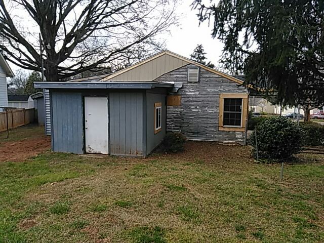 201 Seldon DriveCharlotte, NC, 28216Mecklenburg County
