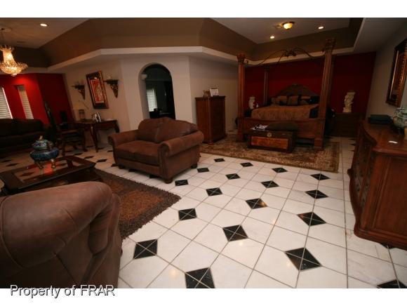 198 CANTERBURY DR, Dunn, NC 28334
