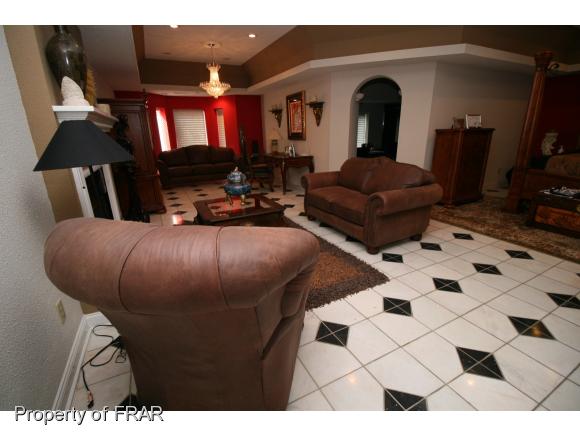 198 CANTERBURY DR, Dunn, NC 28334