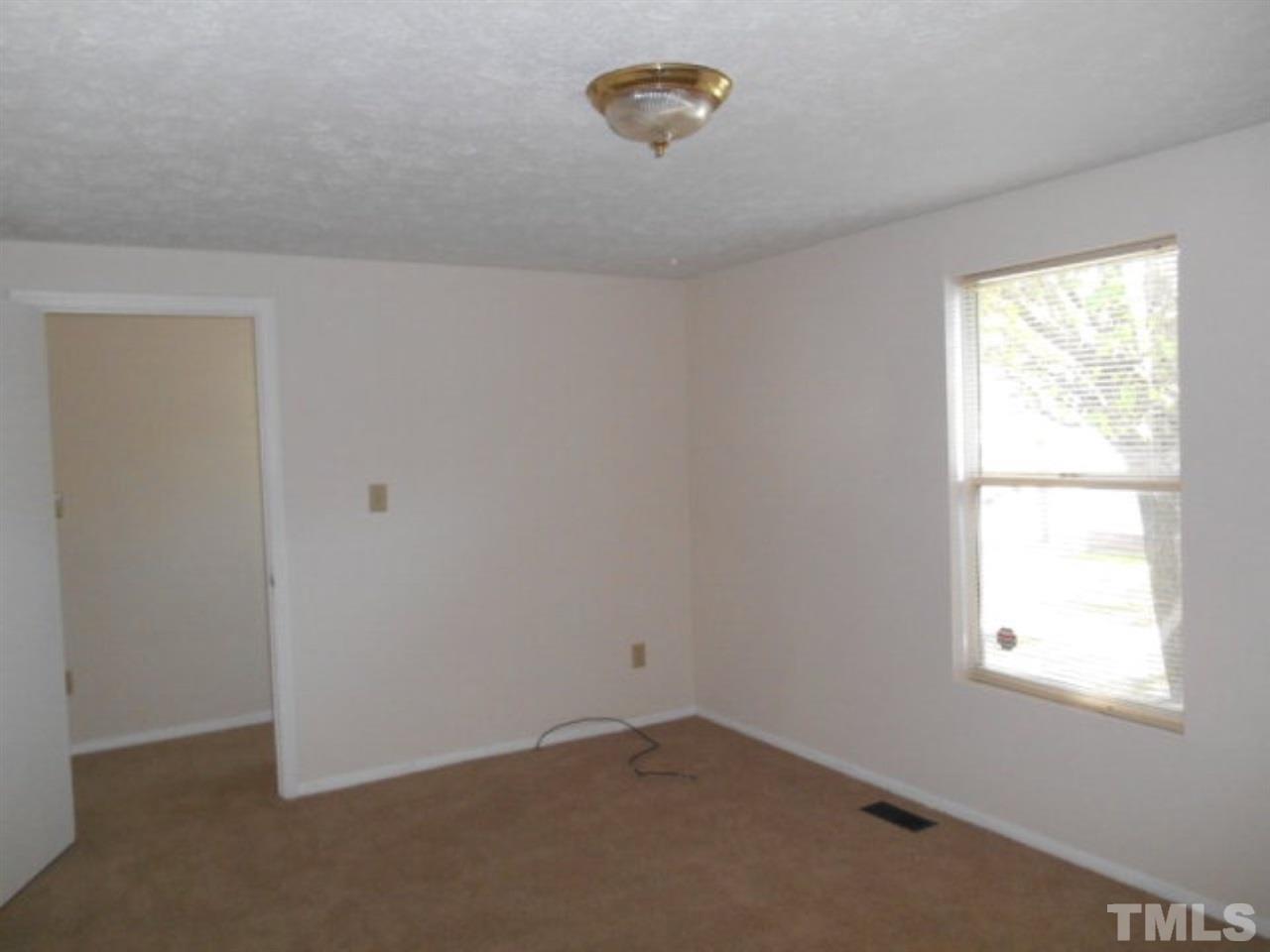3262 Bluegrass Court, Hope Mills, NC 28348