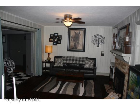 305 W ELWOOD AVE, Raeford, NC 28376