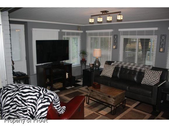 305 W ELWOOD AVE, Raeford, NC 28376