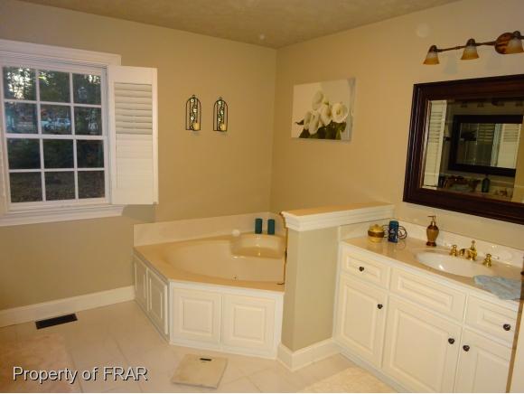 305 W ELWOOD AVE, Raeford, NC 28376