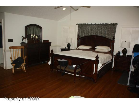 305 W ELWOOD AVE, Raeford, NC 28376