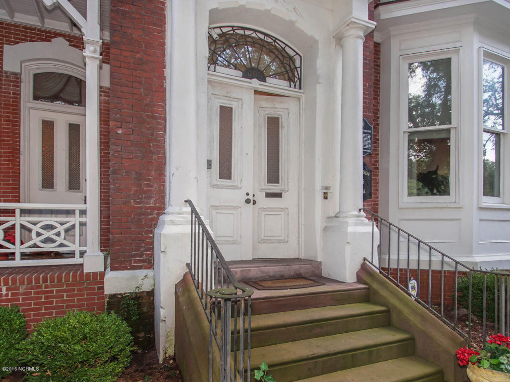 305 S 3rd St, Wilmington, NC 28401