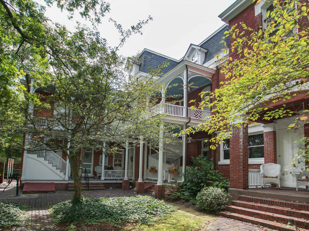 305 S 3rd St, Wilmington, NC 28401