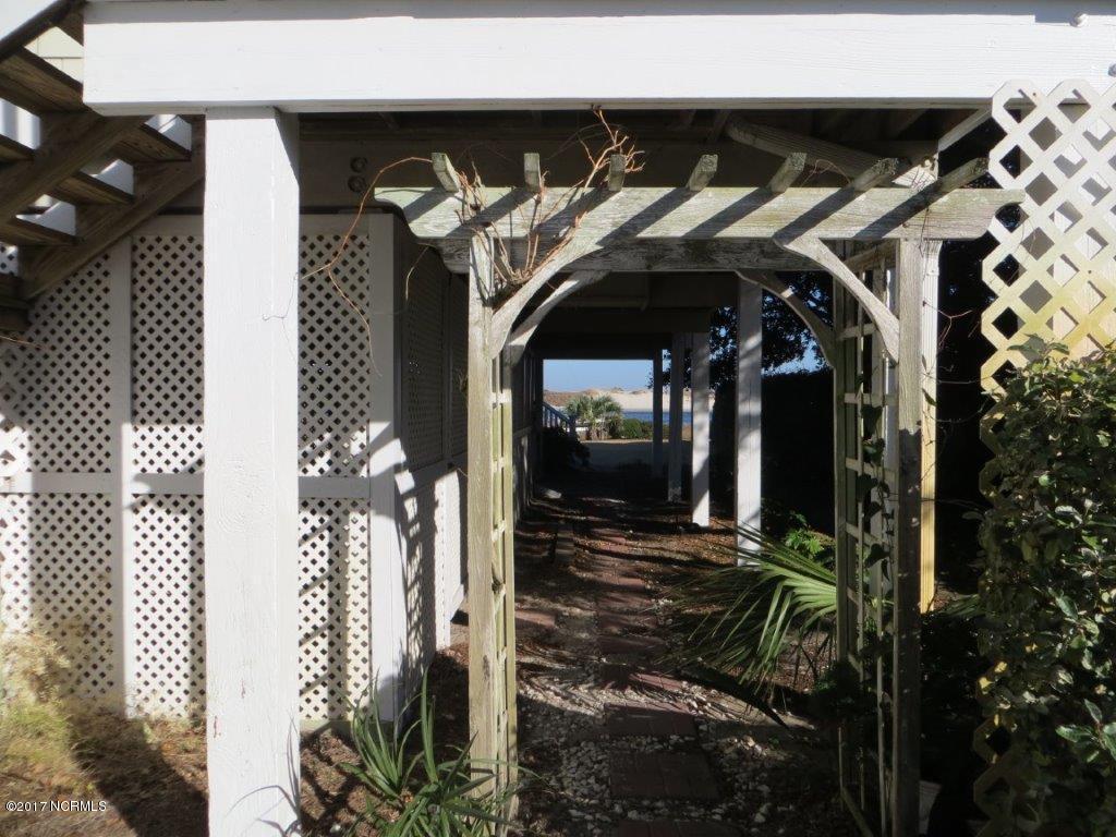 817 Inlet View Drive, Wilmington, NC 28409