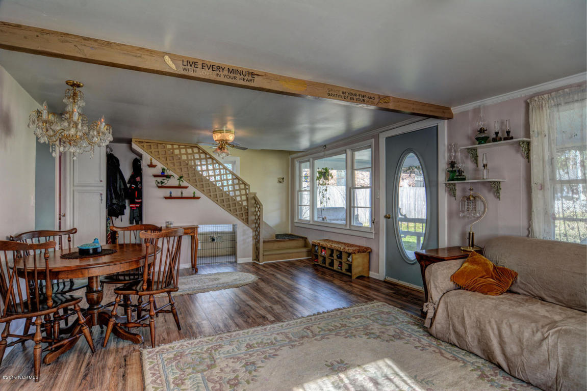513 Atlanta Avenue, Carolina Beach, NC 28428