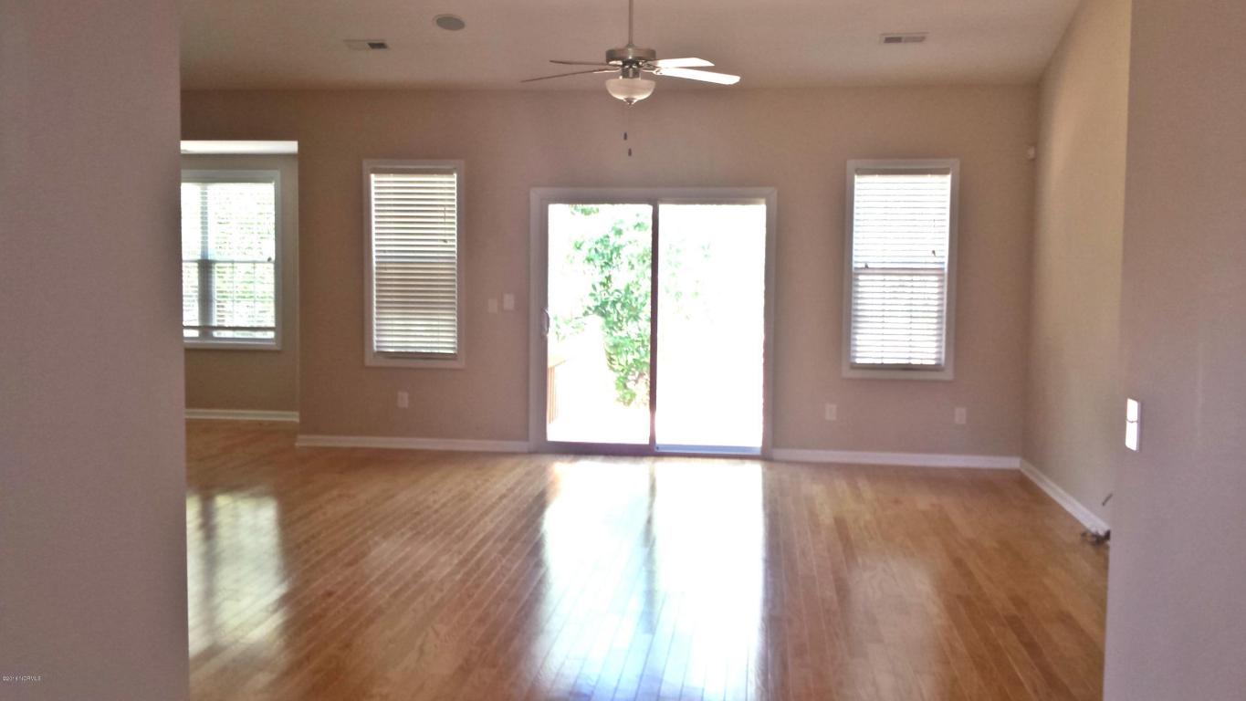 215 Doral Drive, Hampstead, NC 28443