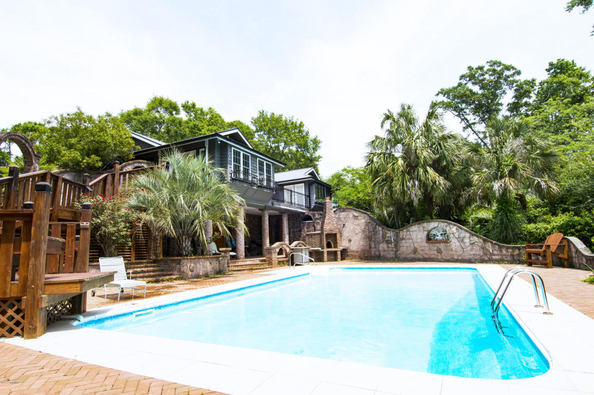 165 Gooseneck Road W, Rocky Point, NC 28457