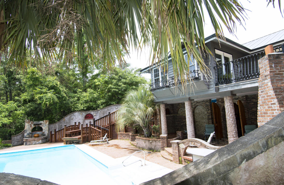 165 Gooseneck Road W, Rocky Point, NC 28457