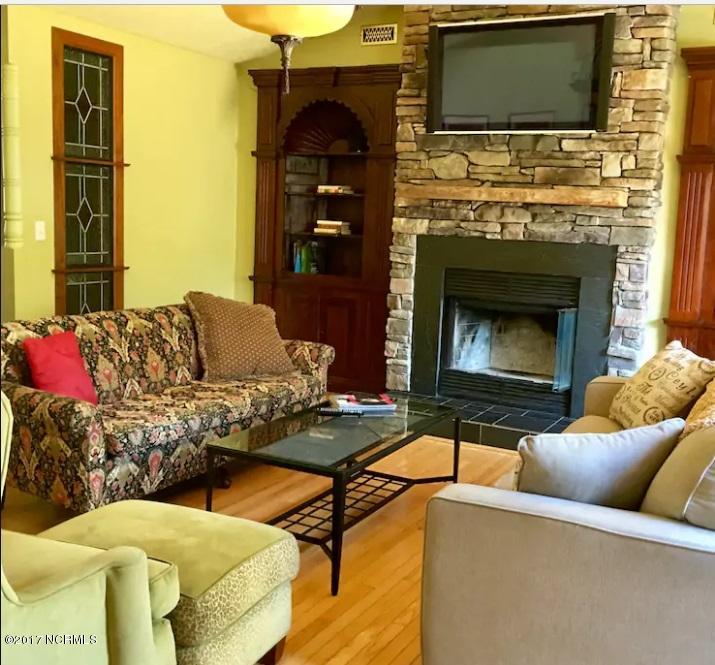 165 Gooseneck Road W, Rocky Point, NC 28457
