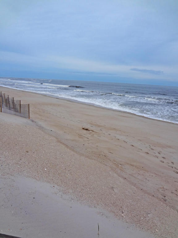 37 Porpoise Place, North Topsail Beach, United States 28460