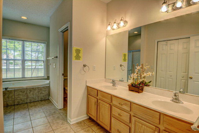466 Chadwick Shores Drive, Sneads Ferry, NC 28460