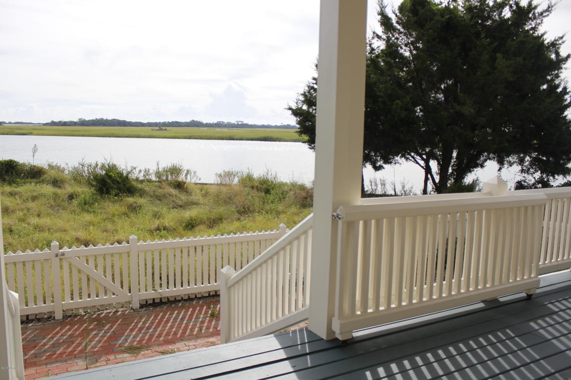 8 Leeward Court, Bald Head Island, NC 28461