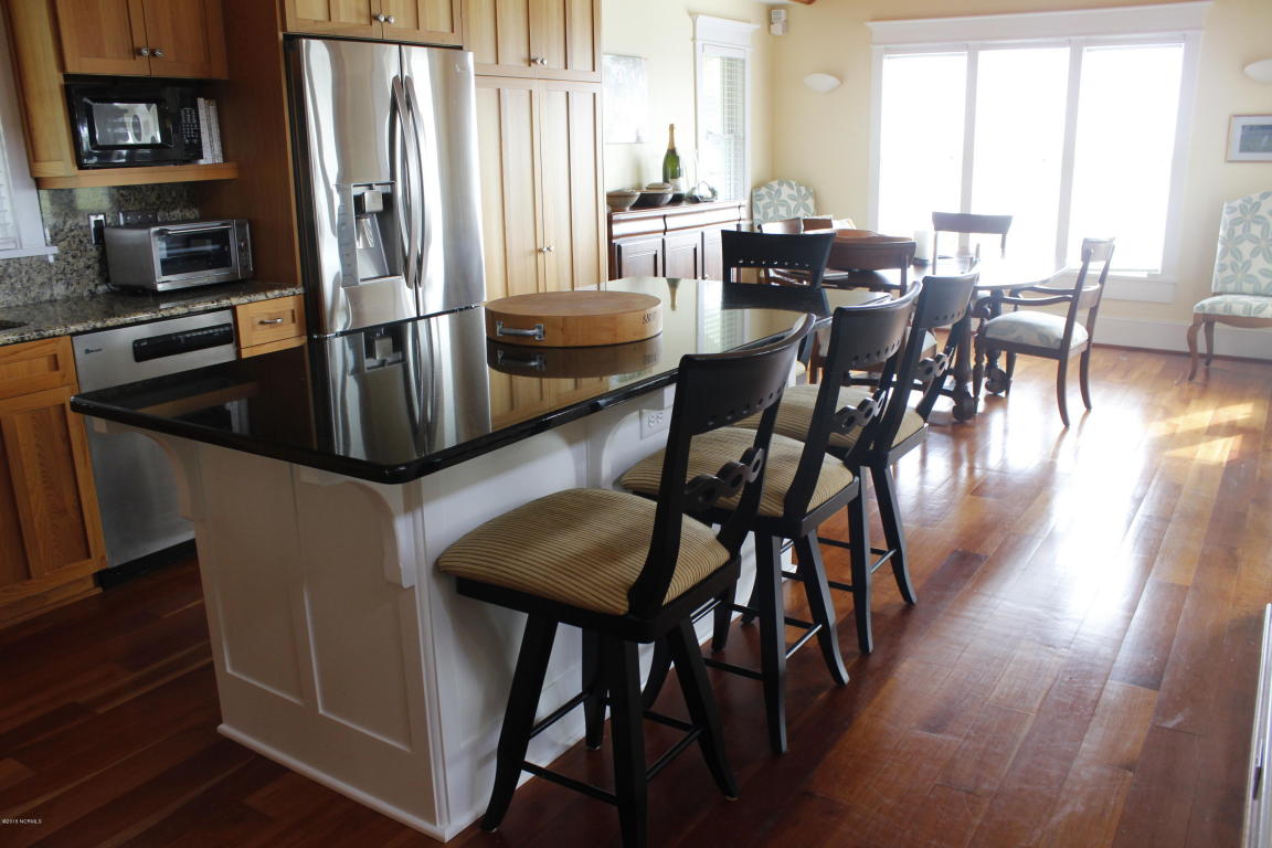 8 Leeward Court, Bald Head Island, NC 28461