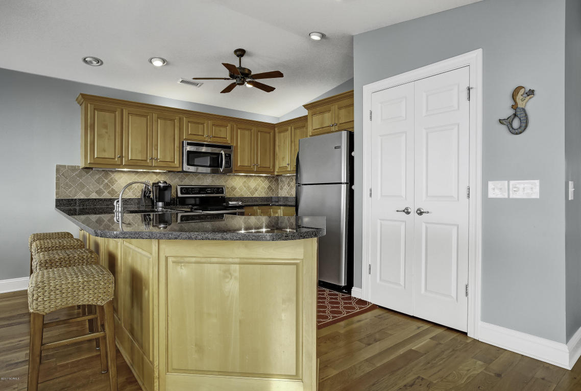 223 Ocean Boulevard W, Holden Beach, NC 28462