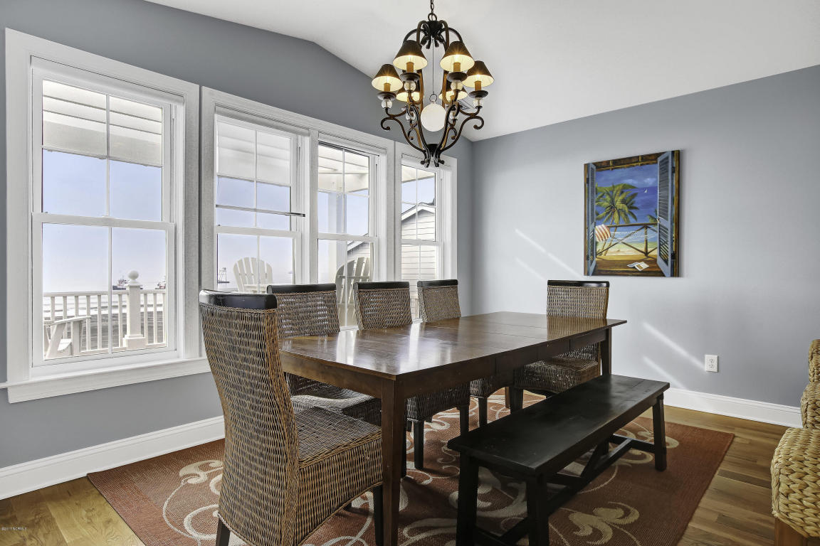 223 Ocean Boulevard W, Holden Beach, NC 28462