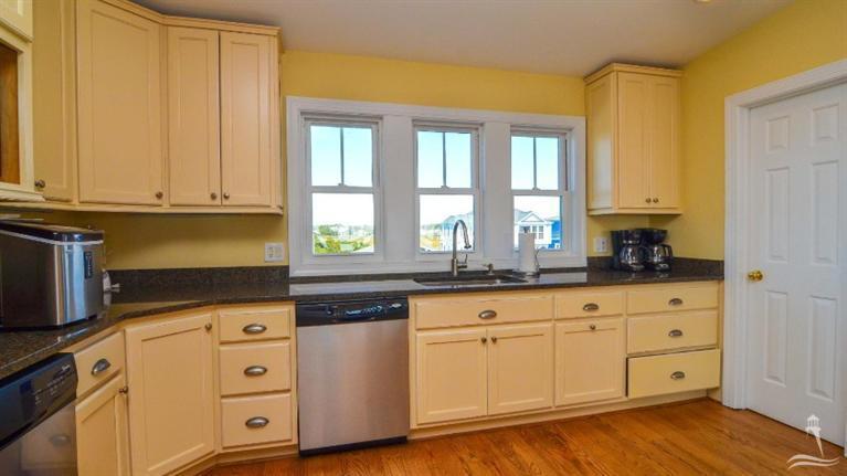1023 Ocean Boulevard W, Holden Beach, NC 28462