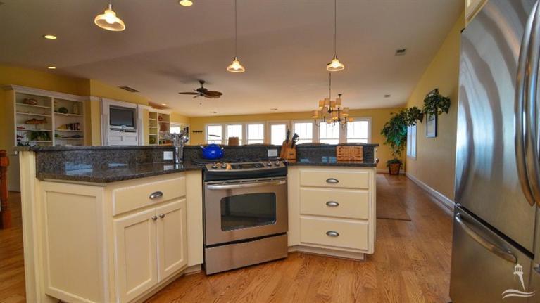 1023 Ocean Boulevard W, Holden Beach, NC 28462