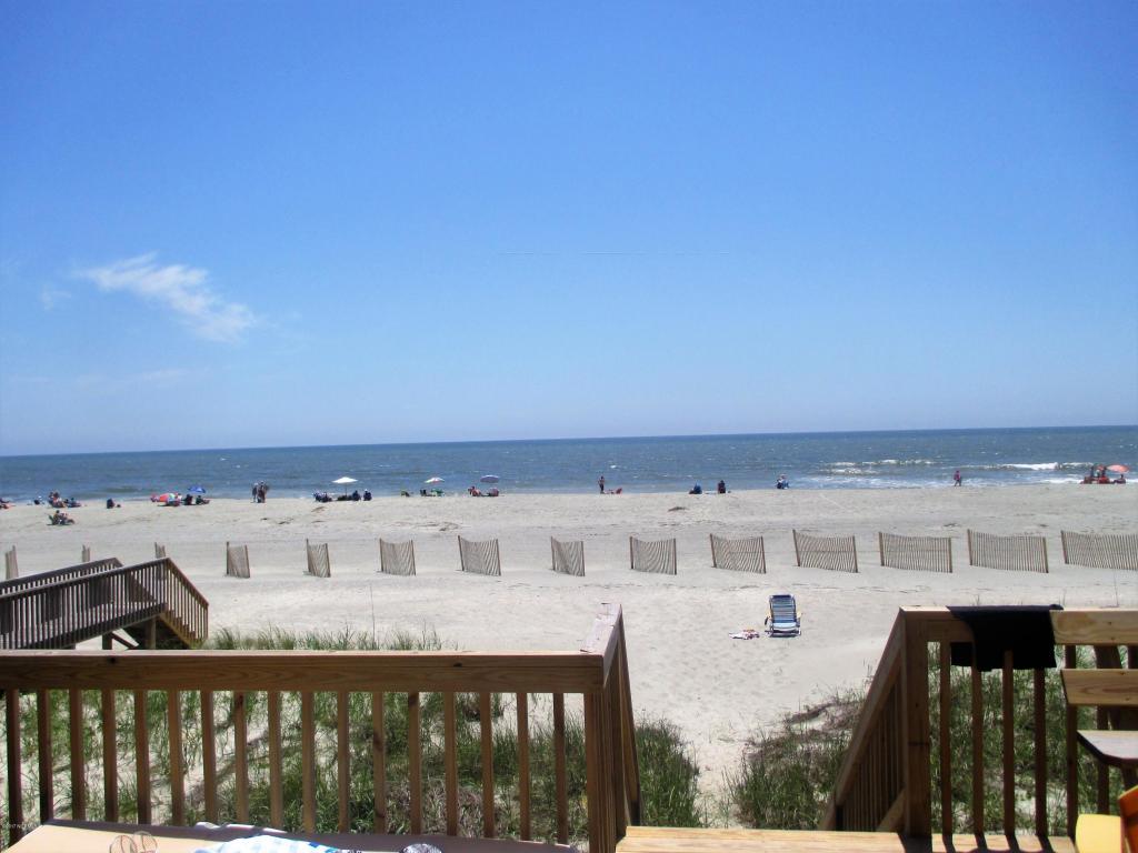 152 Ocean Boulevard E, Holden Beach, NC 28462