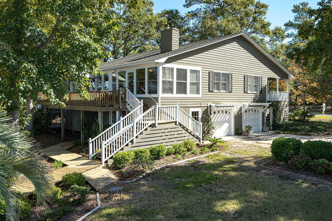 1204 W Yacht Drive, Oak Island, NC 28465
